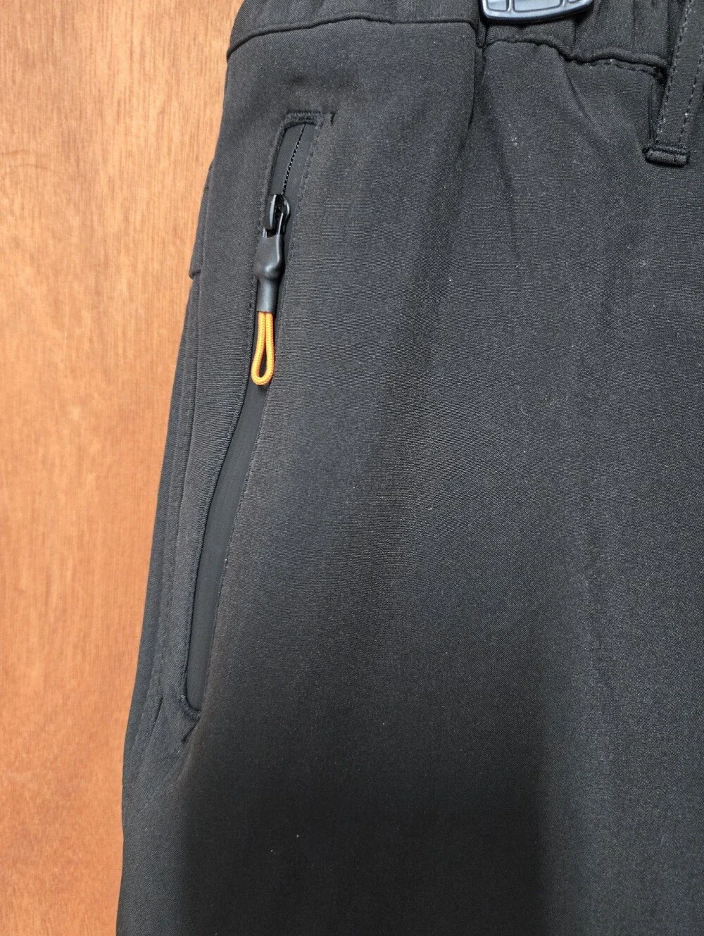 Camii Mia sleek black